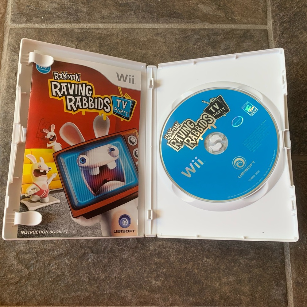 Wii Raving Rabbids TV Party 🎮 - Picture 2 of 4
